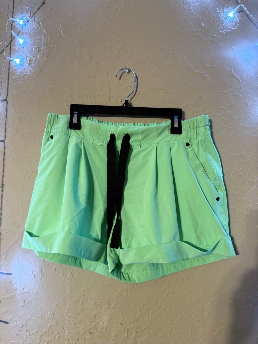 Lululemon Spring Break Away Short - Picture 3 of 4